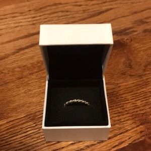 Pandora Ring